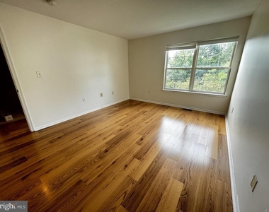102 Wellington Park Drive Drive - Photo Thumbnail 17