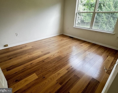 102 Wellington Park Drive Drive - Photo Thumbnail 13