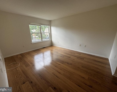 102 Wellington Park Drive Drive - Photo Thumbnail 16