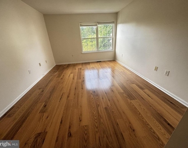 102 Wellington Park Drive Drive - Photo Thumbnail 18