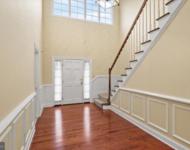 12 Windermere Way - Photo Thumbnail 2