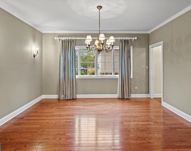 12 Windermere Way - Photo Thumbnail 17