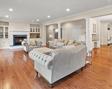 12 Windermere Way - Photo Thumbnail 7