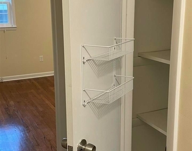 406 Bryan Street - Photo Thumbnail 27