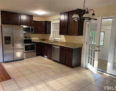 406 Bryan Street - Photo Thumbnail 6