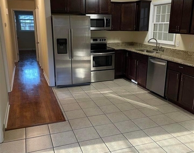 406 Bryan Street - Photo Thumbnail 7