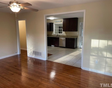 406 Bryan Street - Photo Thumbnail 5