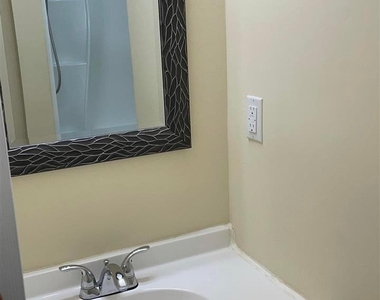 406 Bryan Street - Photo Thumbnail 26