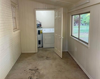 406 Bryan Street - Photo Thumbnail 13