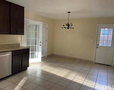 406 Bryan Street - Photo Thumbnail 8