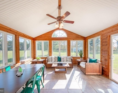 105 King George Court - Photo Thumbnail 11