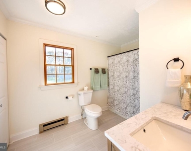 105 King George Court - Photo Thumbnail 13