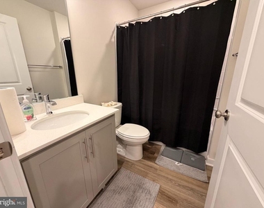16605 Green Glade Dr - Photo Thumbnail 10