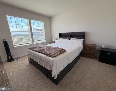 16605 Green Glade Dr - Photo Thumbnail 1