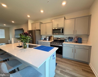 16605 Green Glade Dr - Photo Thumbnail 4