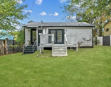 2943 Higgins St - Photo Thumbnail 17