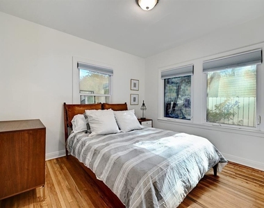 2943 Higgins St - Photo Thumbnail 12