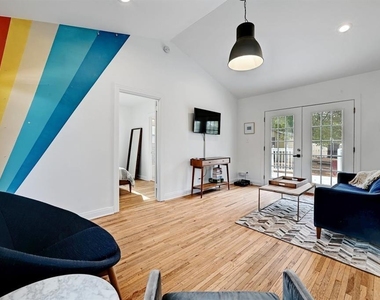 2943 Higgins St - Photo Thumbnail 1