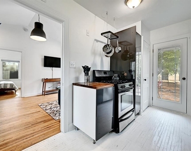 2943 Higgins St - Photo Thumbnail 7