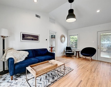 2943 Higgins St - Photo Thumbnail 3