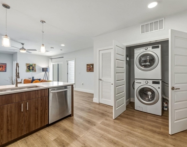 2213 Poquito St - Photo Thumbnail 15