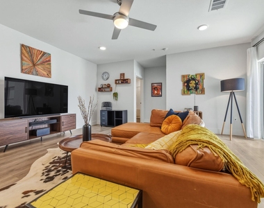 2213 Poquito St - Photo Thumbnail 8