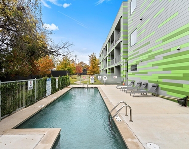 4004 Banister Ln - Photo Thumbnail 20