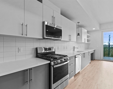 4004 Banister Ln - Photo Thumbnail 1
