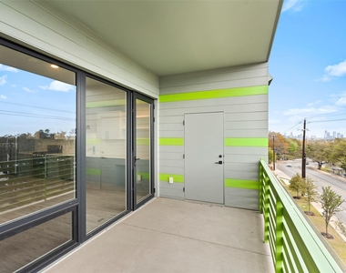 4004 Banister Ln - Photo Thumbnail 16