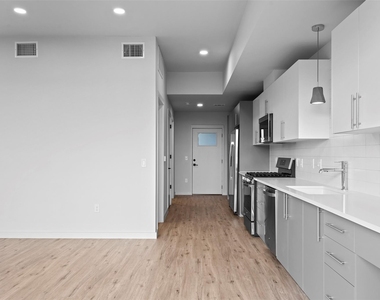 4004 Banister Ln - Photo Thumbnail 6