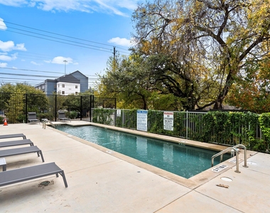 4004 Banister Ln - Photo Thumbnail 19