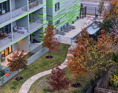 4004 Banister Ln - Photo Thumbnail 18