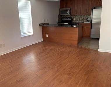 7685 Northcross Dr - Photo Thumbnail 2