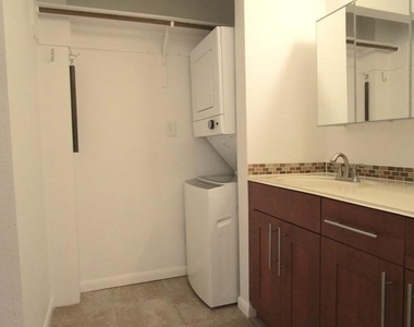 7685 Northcross Dr - Photo Thumbnail 4