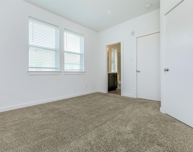 428 Ozark Trail Trl - Photo Thumbnail 12