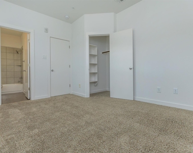 428 Ozark Trail Trl - Photo Thumbnail 10