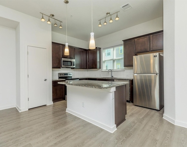 428 Ozark Trail Trl - Photo Thumbnail 1