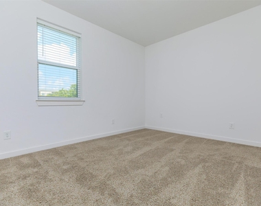 428 Ozark Trail Trl - Photo Thumbnail 15