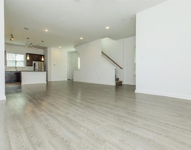 428 Ozark Trail Trl - Photo Thumbnail 4