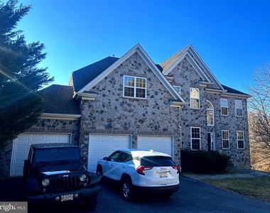 4382 Stonecrest Drive - Photo Thumbnail 1