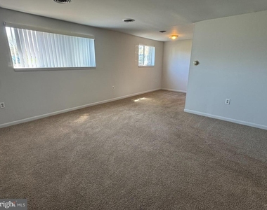 3876 Shadywood Drive - Photo Thumbnail 2