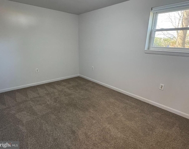 3876 Shadywood Drive - Photo Thumbnail 11
