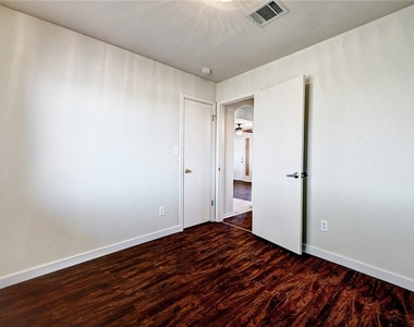 11724 Gemmer St - Photo Thumbnail 14