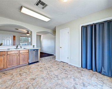 11724 Gemmer St - Photo Thumbnail 10