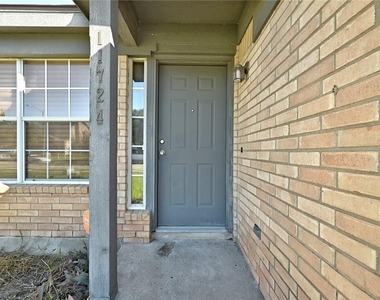 11724 Gemmer St - Photo Thumbnail 2