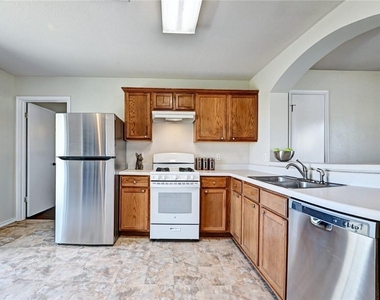 11724 Gemmer St - Photo Thumbnail 11