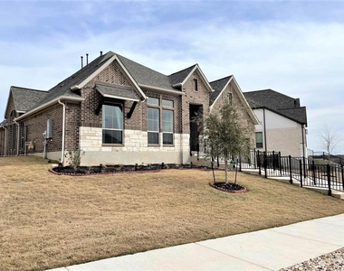 156 Santa Maria St - Photo Thumbnail 1