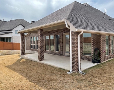 156 Santa Maria St - Photo Thumbnail 27