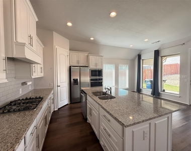 156 Santa Maria St - Photo Thumbnail 37