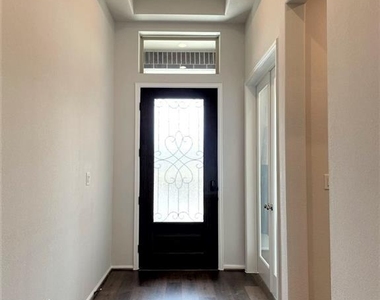 156 Santa Maria St - Photo Thumbnail 2
